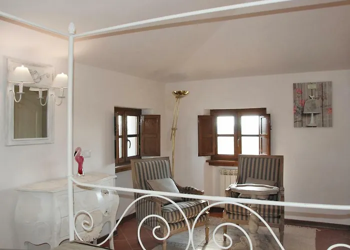 Il Riccio-casale Panoramico Con Piscina In Versilia アパート *