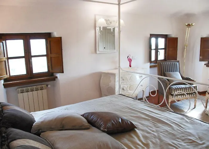 Il Riccio-casale Panoramico Con Piscina In Versilia アパート
